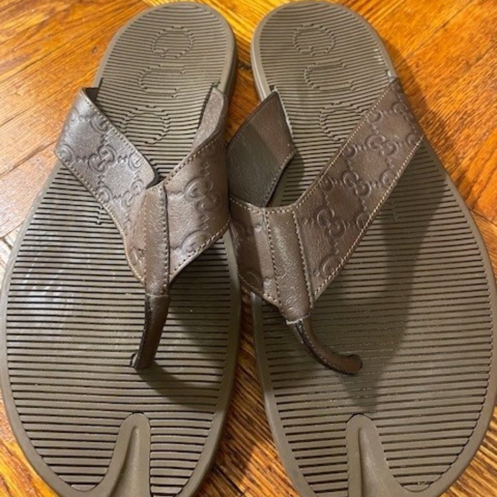 Authentic Men's Gucci Flip Flops